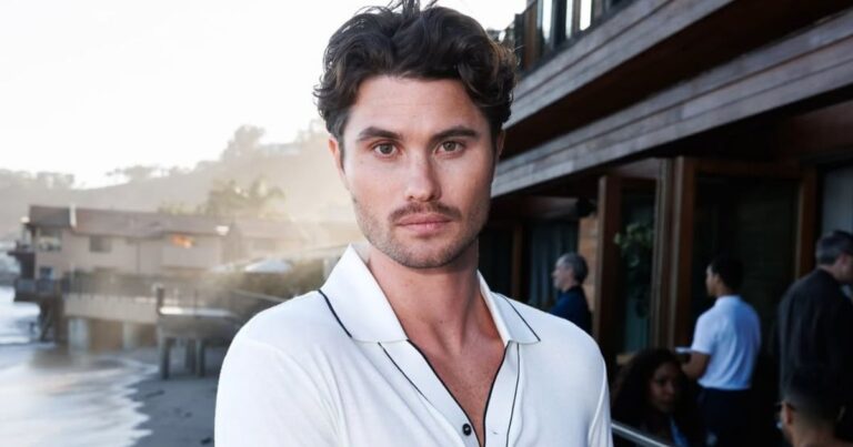 Chase Stokes Height, Age, Net Worth, Wife and Complete Biography